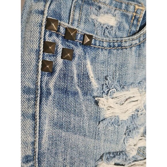 Decree Cut Off Studded Details 5 Pocket Blue Jean Shorts size 3 (32x4.5 ) - Picture 2 of 8